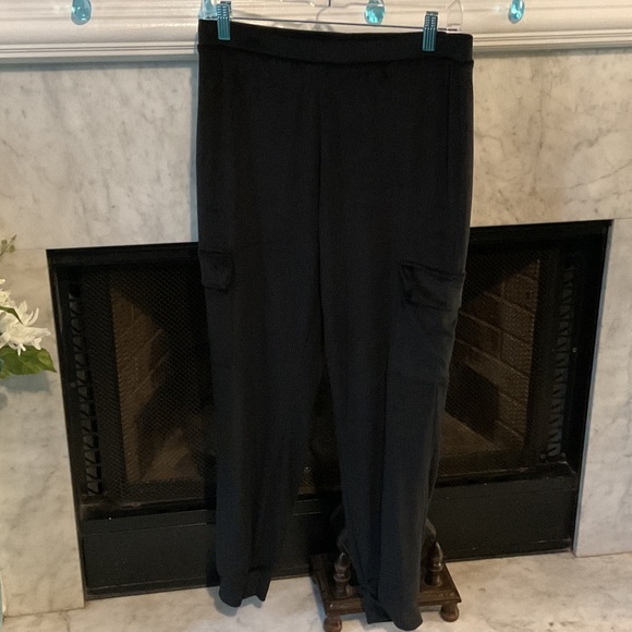 Steve Madden Black Women's Cargo Jogger Pants - Picture 8 of 9